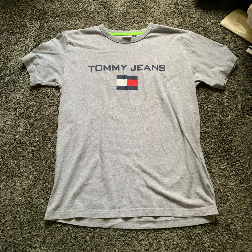 Tommy Hilfiger t shirt